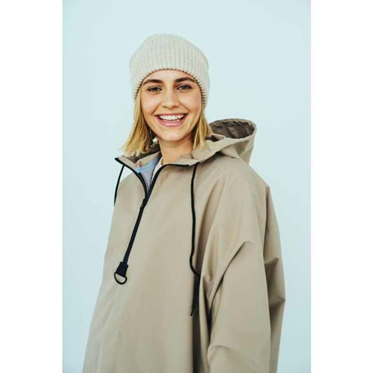 FQMOW-PONCHO silver mink